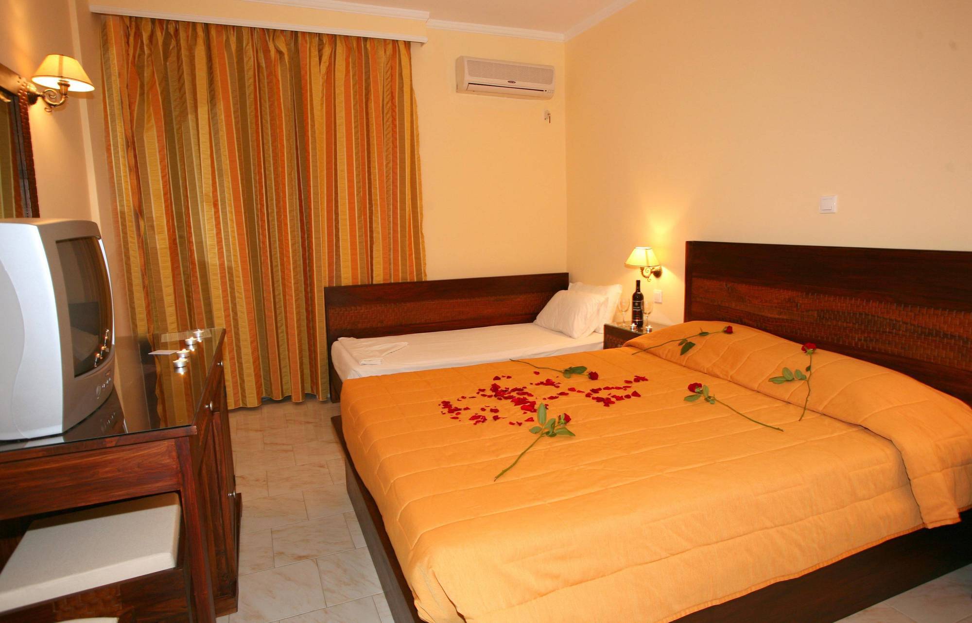 Roseland'S Hotel Marmari  Ngoại thất bức ảnh